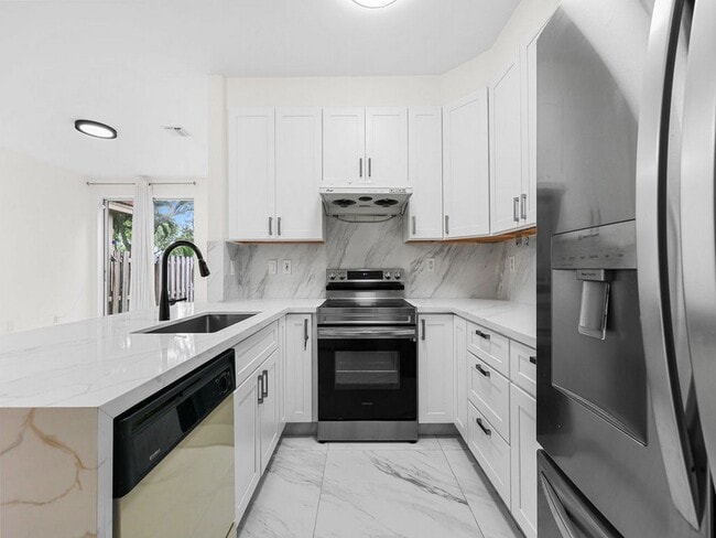 Photo - 7923 N Southwood Cir Townhome