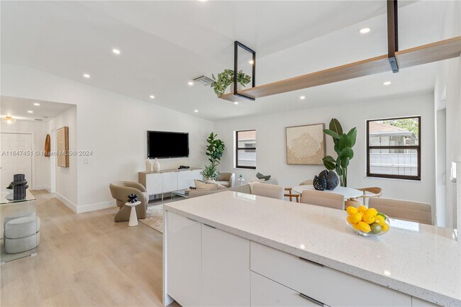 Foto del edificio - 355 NW 5th Ave