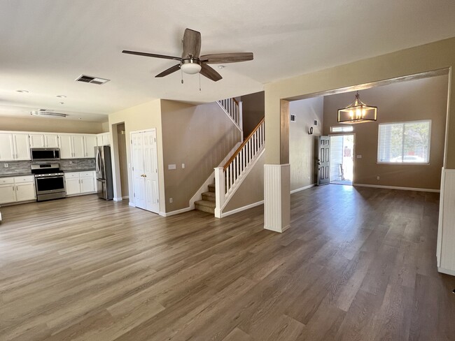 Building Photo - 6953 Bear Creek Dr