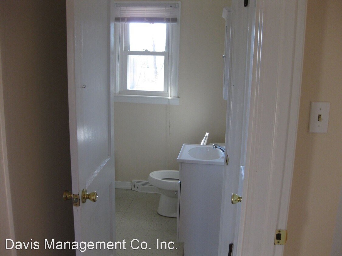 Foto del edificio - 3 br, 1 bath House - 101 Pine Street