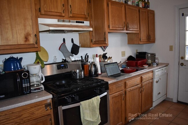 Building Photo - 33 Egremont Rd