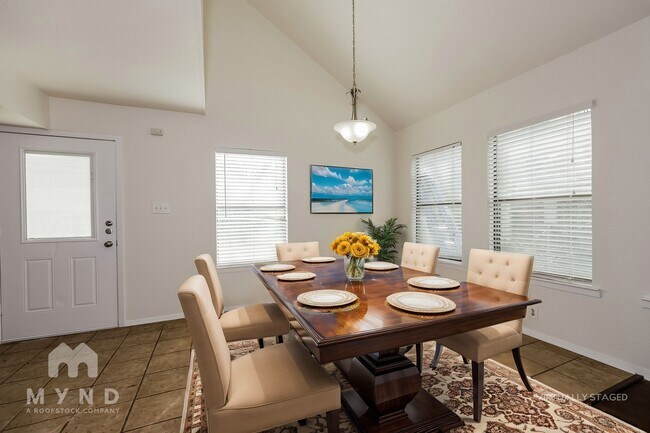 Foto del edificio - 1907 Whippoorwill Ln