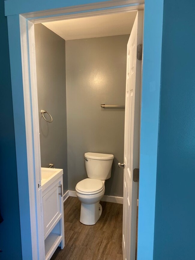 Building Photo - 1 bd duplex