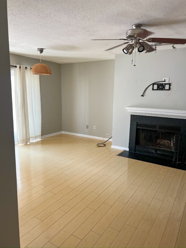 Foto del edificio - 612 Shoreham Ct