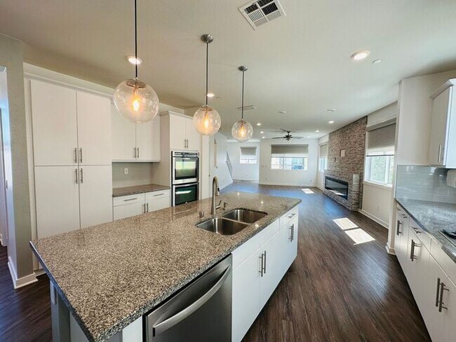 Building Photo - Modern Otay Ranch Home with Spacious Floor Plan & Community Amenities
