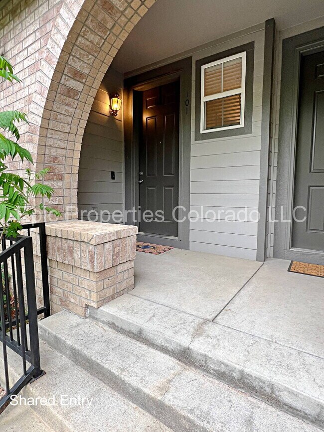 Building Photo - Stunning Saddle Rock East Townhouse | 2 BD + Loft | 2.5 BA | 2-Car Garage