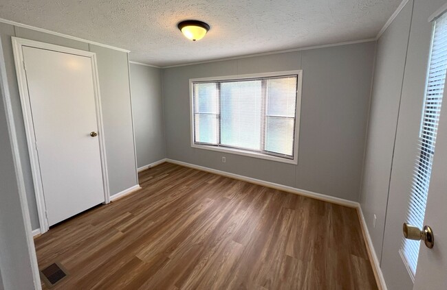 Building Photo - For Rent Davie County!!