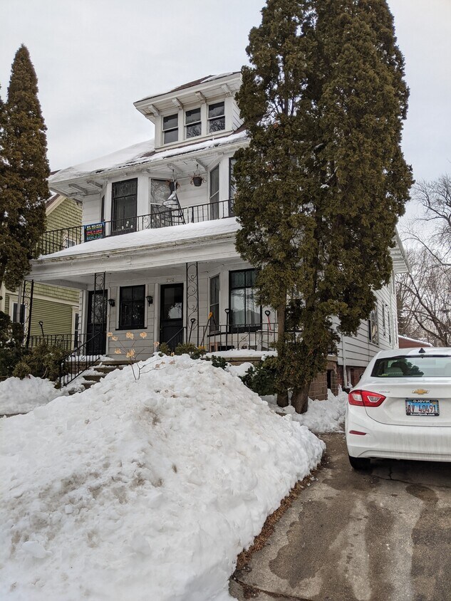 Primary Photo - 2726 N Downer Ave