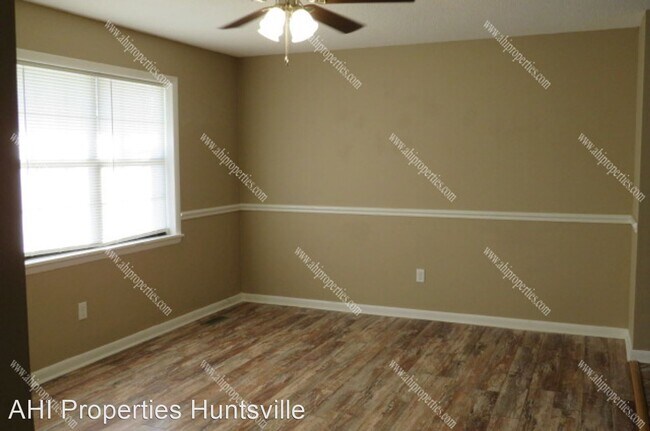 Foto del edificio - 3 br, 1 bath House - 2435 Charity Ln