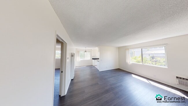 Building Photo - Unbeatable Location! 1BR/1BA in Sherman Oa...