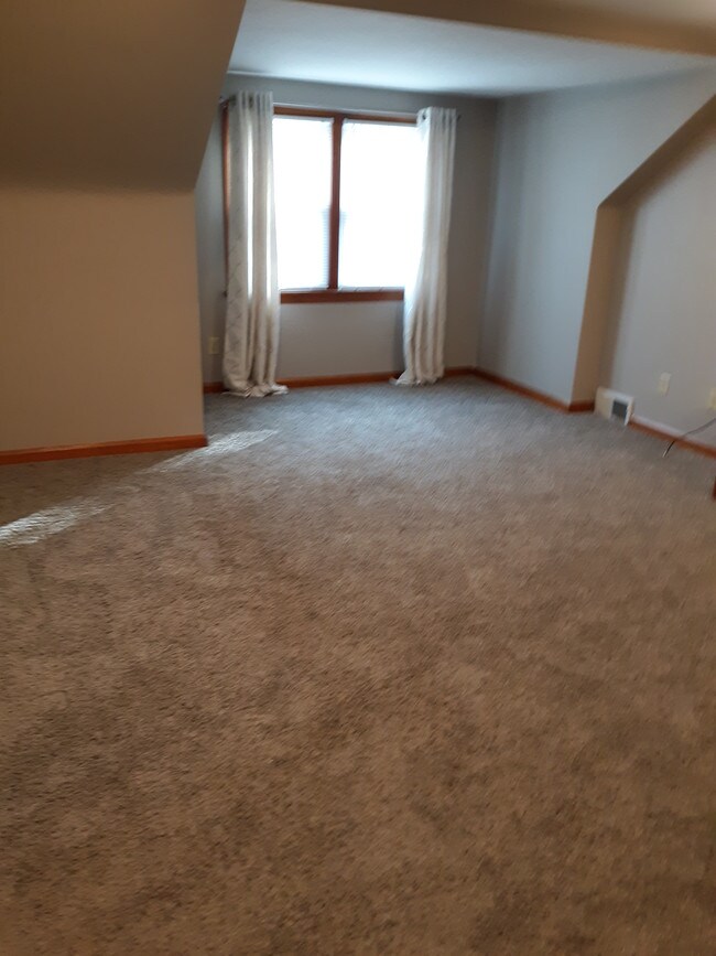 Livingroom - 5430 Youngstown-Poland Rd