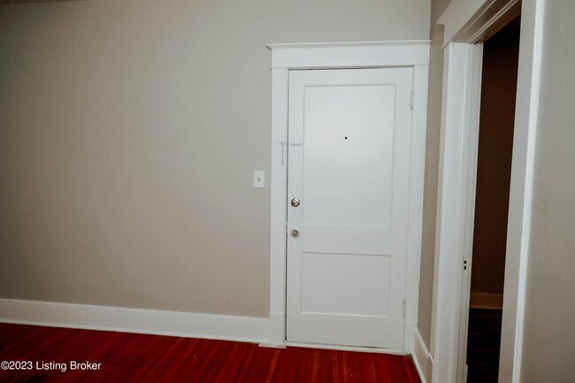 Foto del edificio - 2309 Wetstein Ave