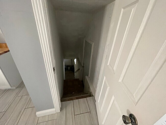 Foto del edificio - DAYTON, OH - FIVE OAKS - 3 BEDROOM/1 BATH - $1100  JUST REMODELED, LEAD FREE CERTIFIED