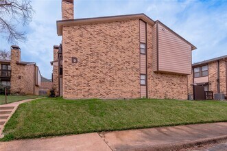 Building Photo - 2521 Crosstimbers Dr