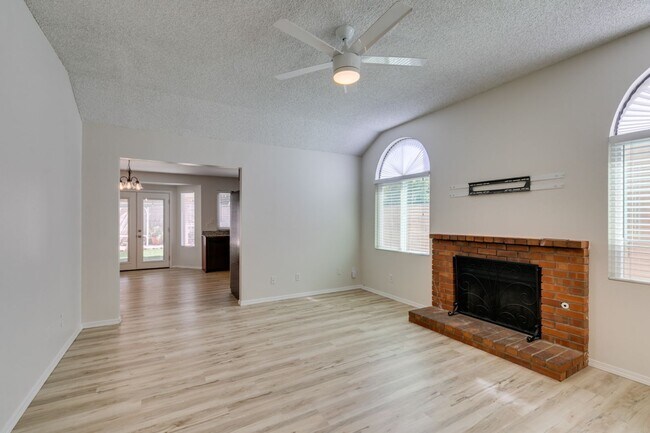 Building Photo - EASTERN AND WINDMILL 3 BEDROOM HOME WITH LARGE BACKYARD, NO HOA, AND SOLAR PANELS