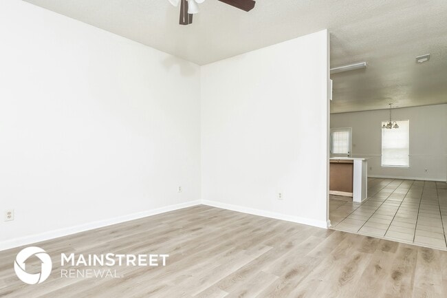 Building Photo - 4590 Lindawood Ln