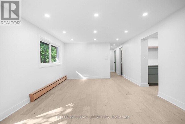 Building Photo - 306 Riverside Dr