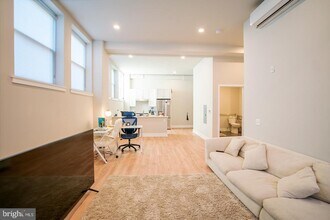 Building Photo - 1300 S 19th St