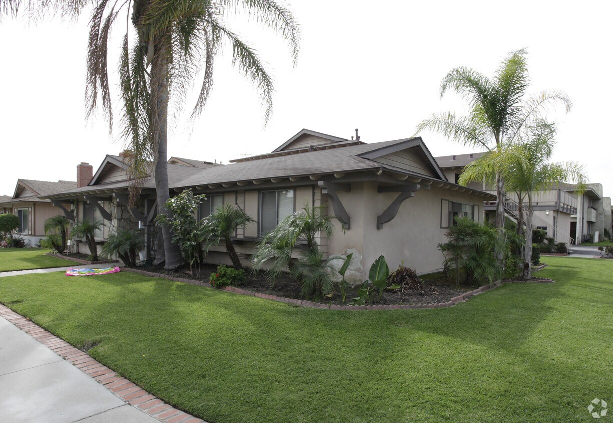 Foto principal - 205 S Delano St