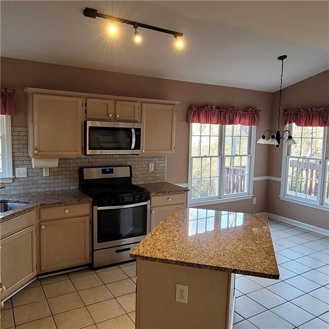 Building Photo - 1469 Justin Dr