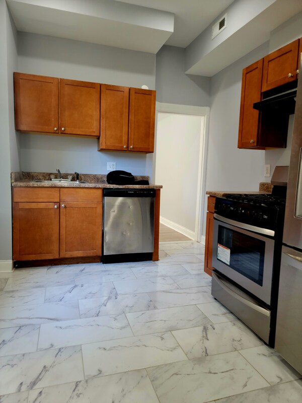 Building Photo - 1625 E Preston St