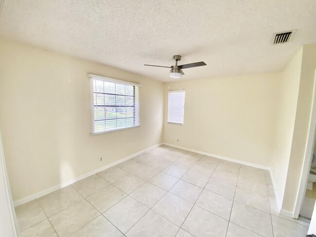 Foto del edificio - 3151 Leewood Terrace