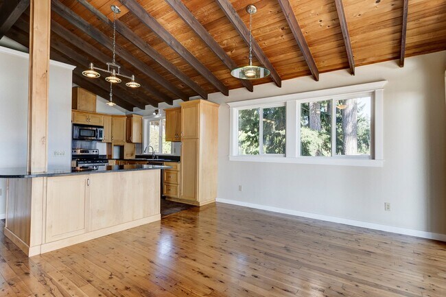 Foto del edificio - Beautiful Home in Polnell Shores