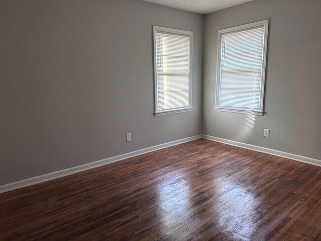 Foto del edificio - 3736 Donna Dr