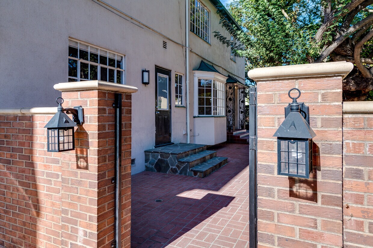 9750 W Olympic Blvd Unit Townhouse, Beverly Hills, CA 90212 9750 W