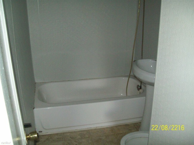 Building Photo - 3 br, 1 bath House - 623 Wilson Ave