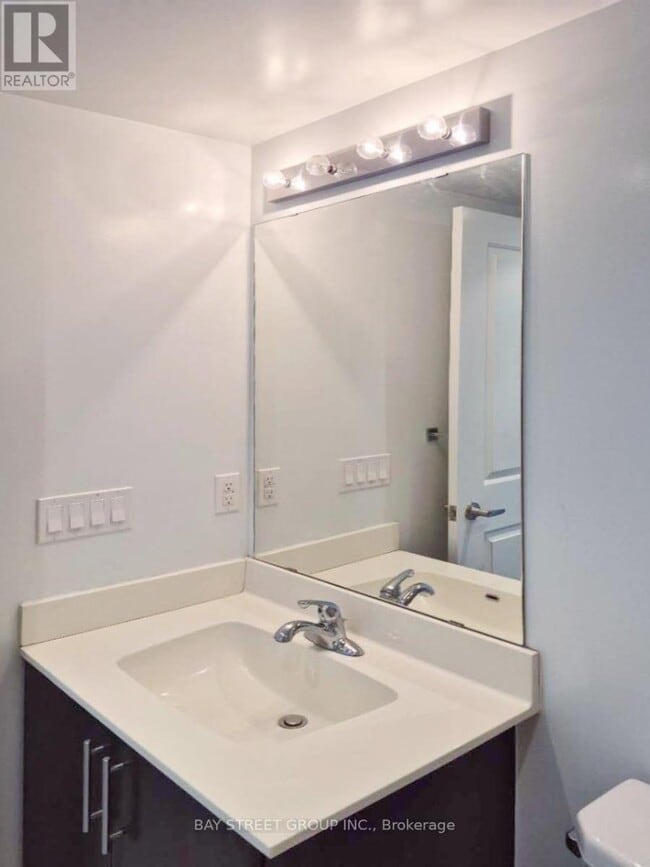 Building Photo - 50 Town Centre Court