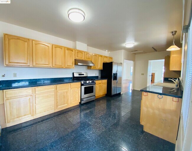 Foto del edificio - 3540 Deer Hill Rd