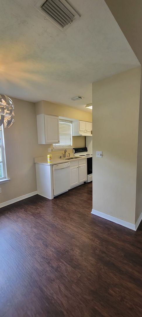 Foto del edificio - 3 bedroom/2 bath in Palm Grove