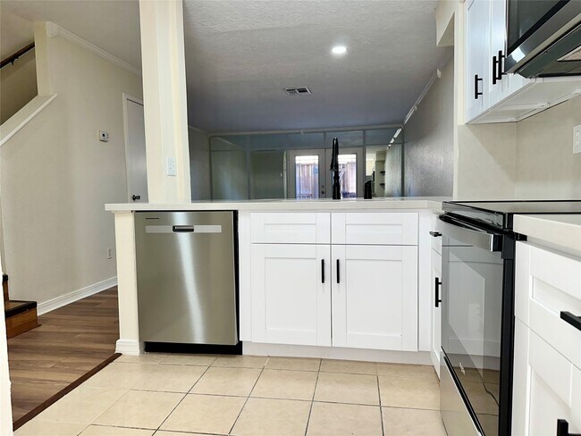 Foto del edificio - 1715 Moritz Dr