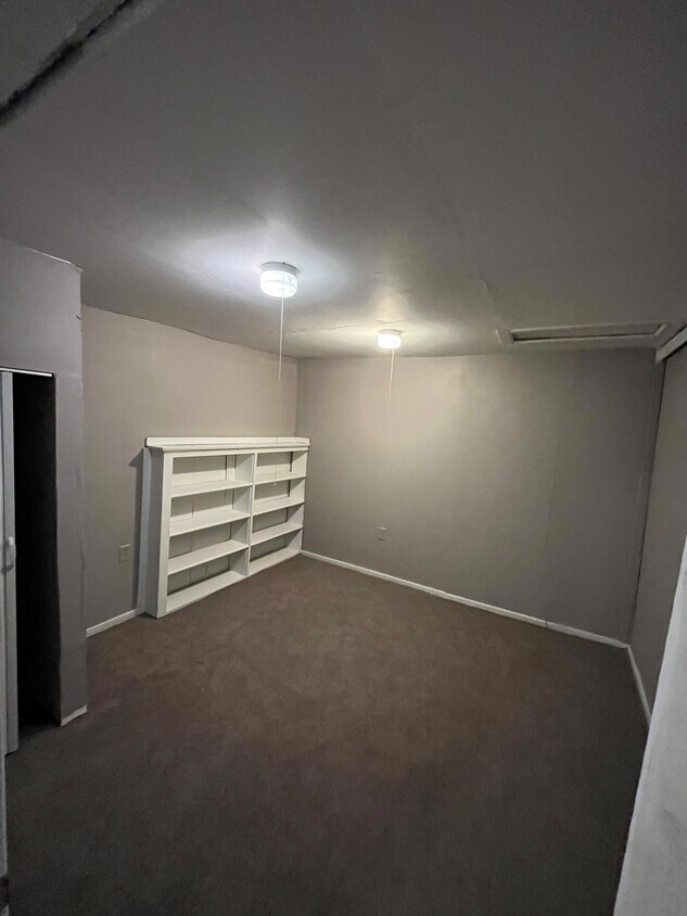 Building Photo - 4902 Linden St