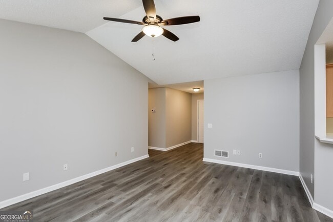 Building Photo - 638 Red Fox Ln