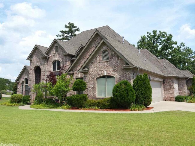 Building Photo - 11 Deauville Cir