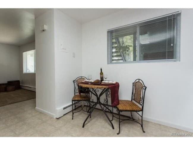 Building Photo - Charming 2-Bedroom Condo in Green Gables