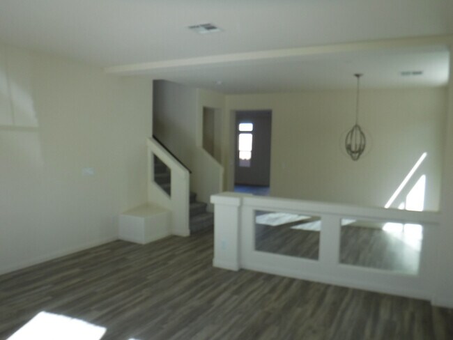 Foto del edificio - THIS IS A BEAUTIFUL WELL KEPT HOME!
