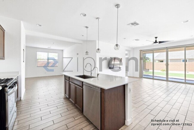 Building Photo - 9346 W Heatherbrae Dr