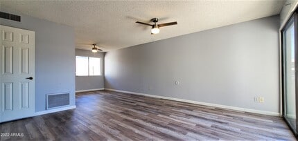 Building Photo - 3411 N 12th Pl
