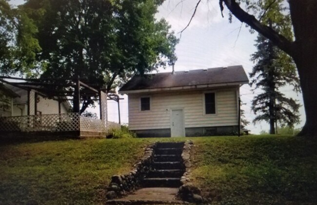 Foto del edificio - 2 bedroom 1 bath house