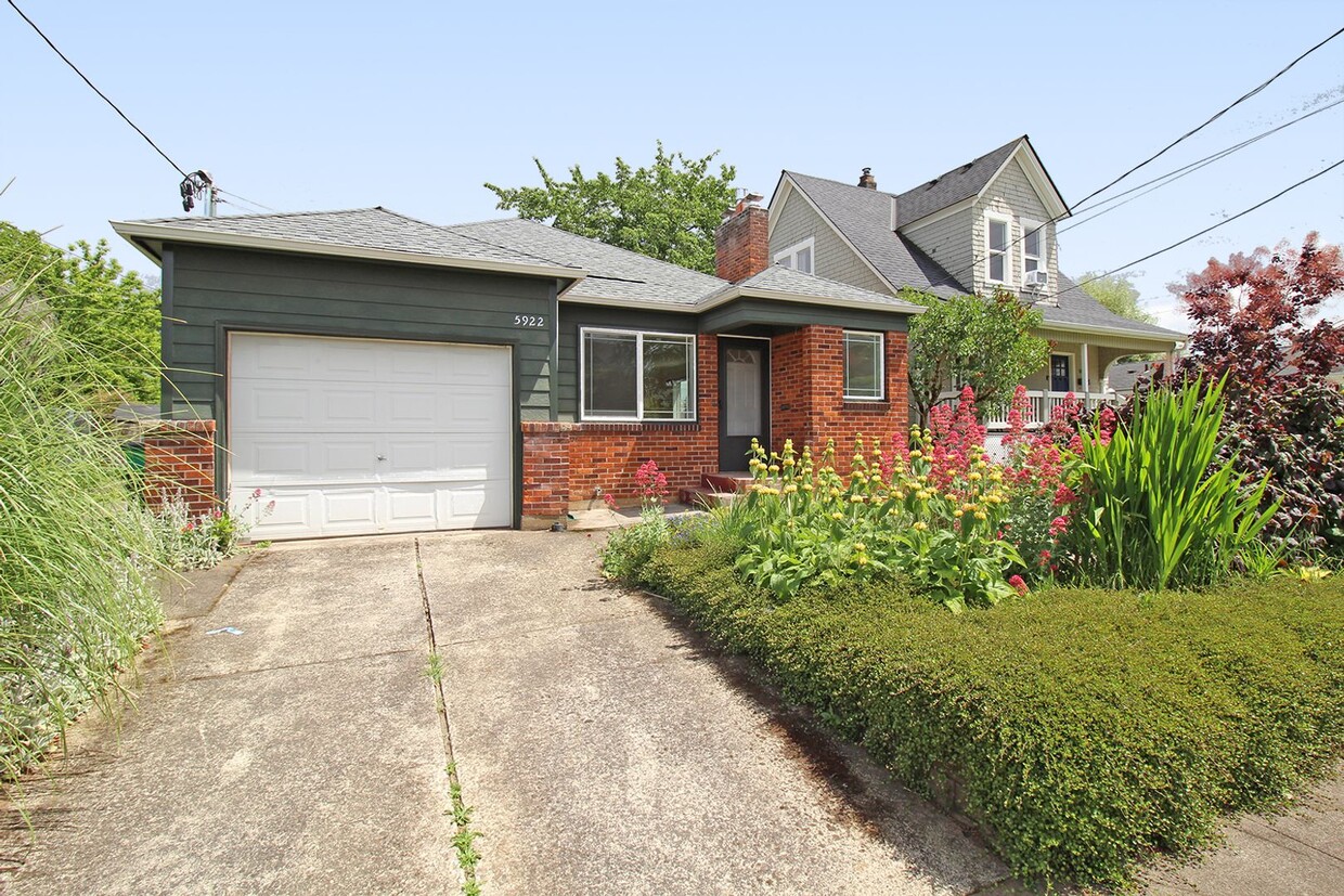 Primary Photo - 5924-5924 NE 11th Ave