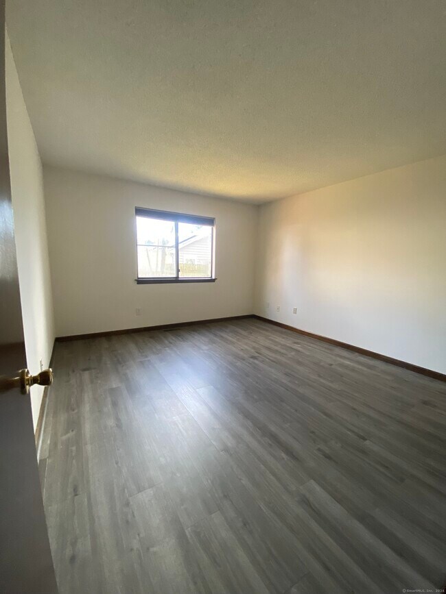 Building Photo - 104 Seaside Ave