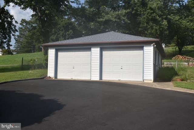 Building Photo - 4 Quail Run Dr