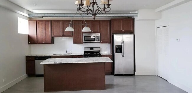 Building Photo - 95 Grant St