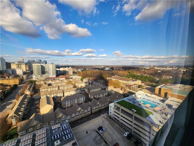 Foto del edificio - 120 Ralph McGill Blvd NE