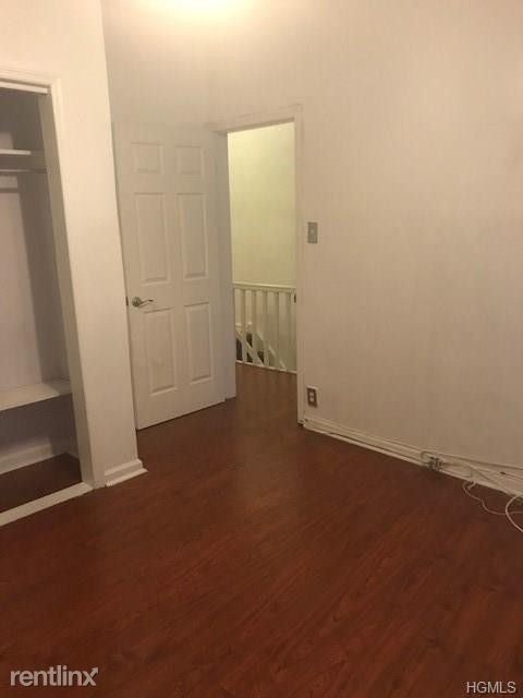 Building Photo - 2 br, 1 bath  - 635 Van Nest Ave