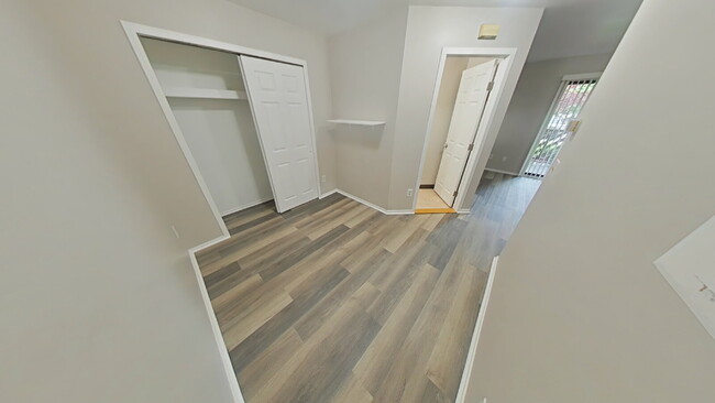 Foto del edificio - "1-Bedroom Condo Retreat in Fraser with 45...