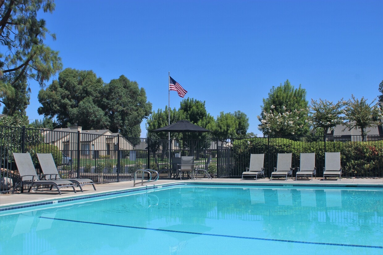 Cobblestone Village Apartments in Fresno, CA